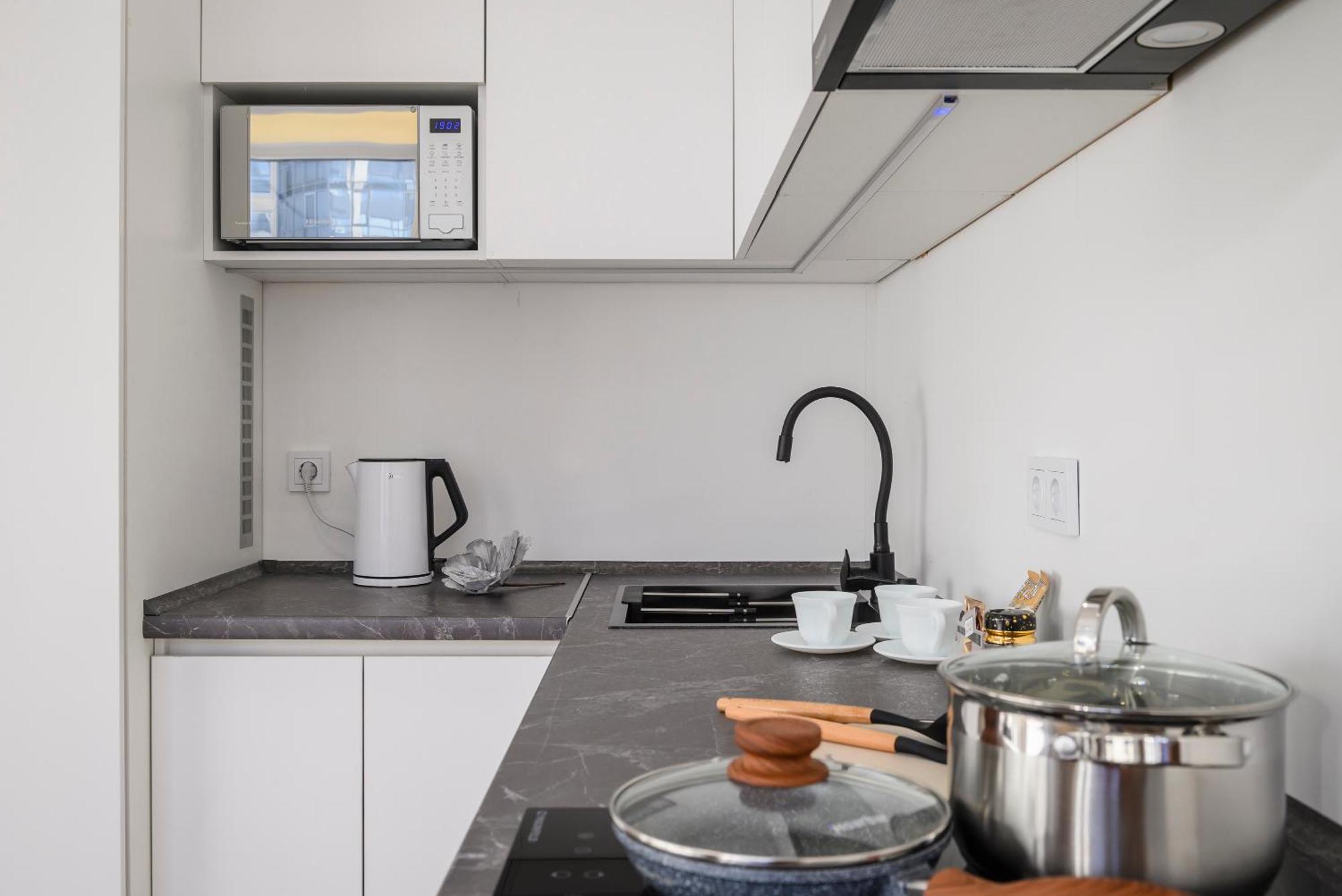 Five Business-Class Rooms In R-House Near Mega Center אלמטי מראה חיצוני תמונה